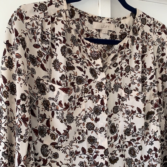 Ann Taylor Loft • floral, button-up blouse • Size M - Picture 2 of 6
